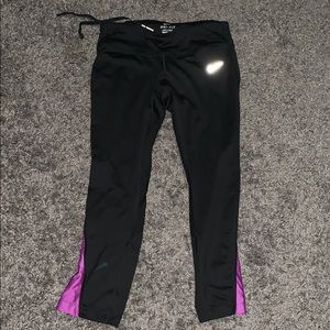 Nike cropped athletic leggings